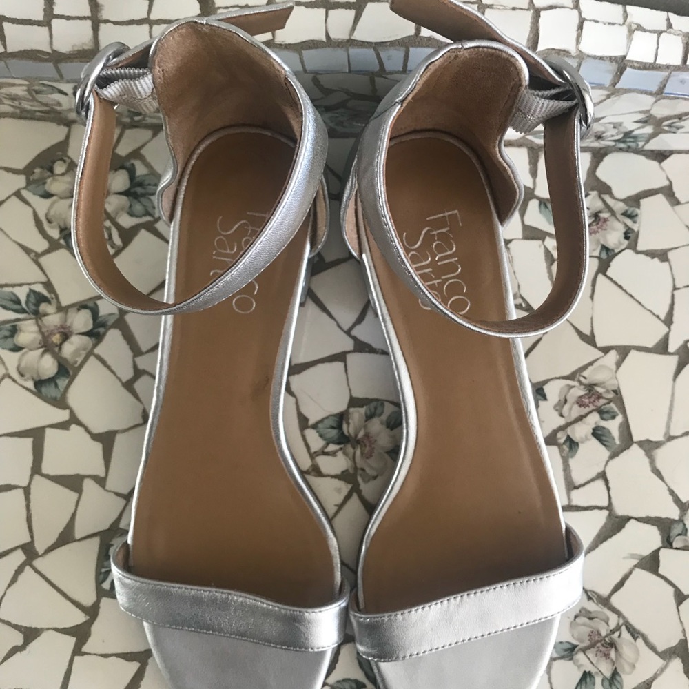 Sandals - Picture 2 of 7